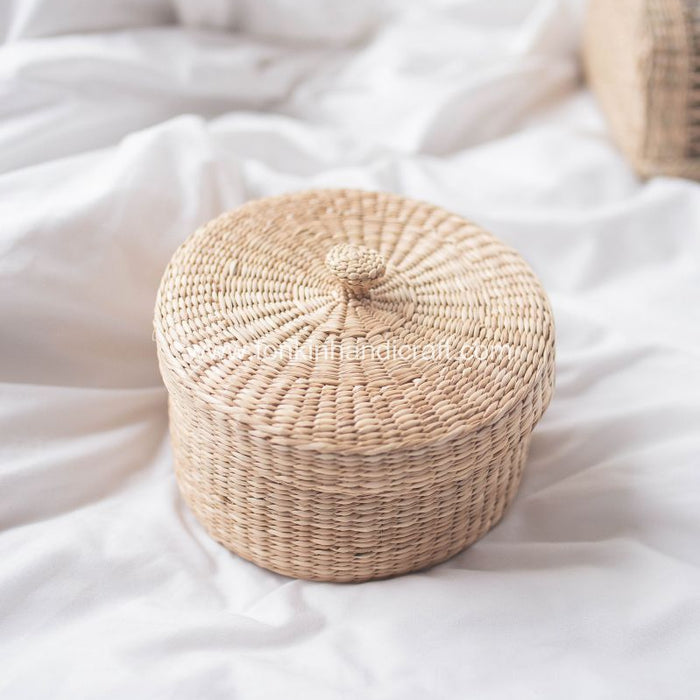 Amazing Straw Seagrass Lampshade for Peaceful Ambience