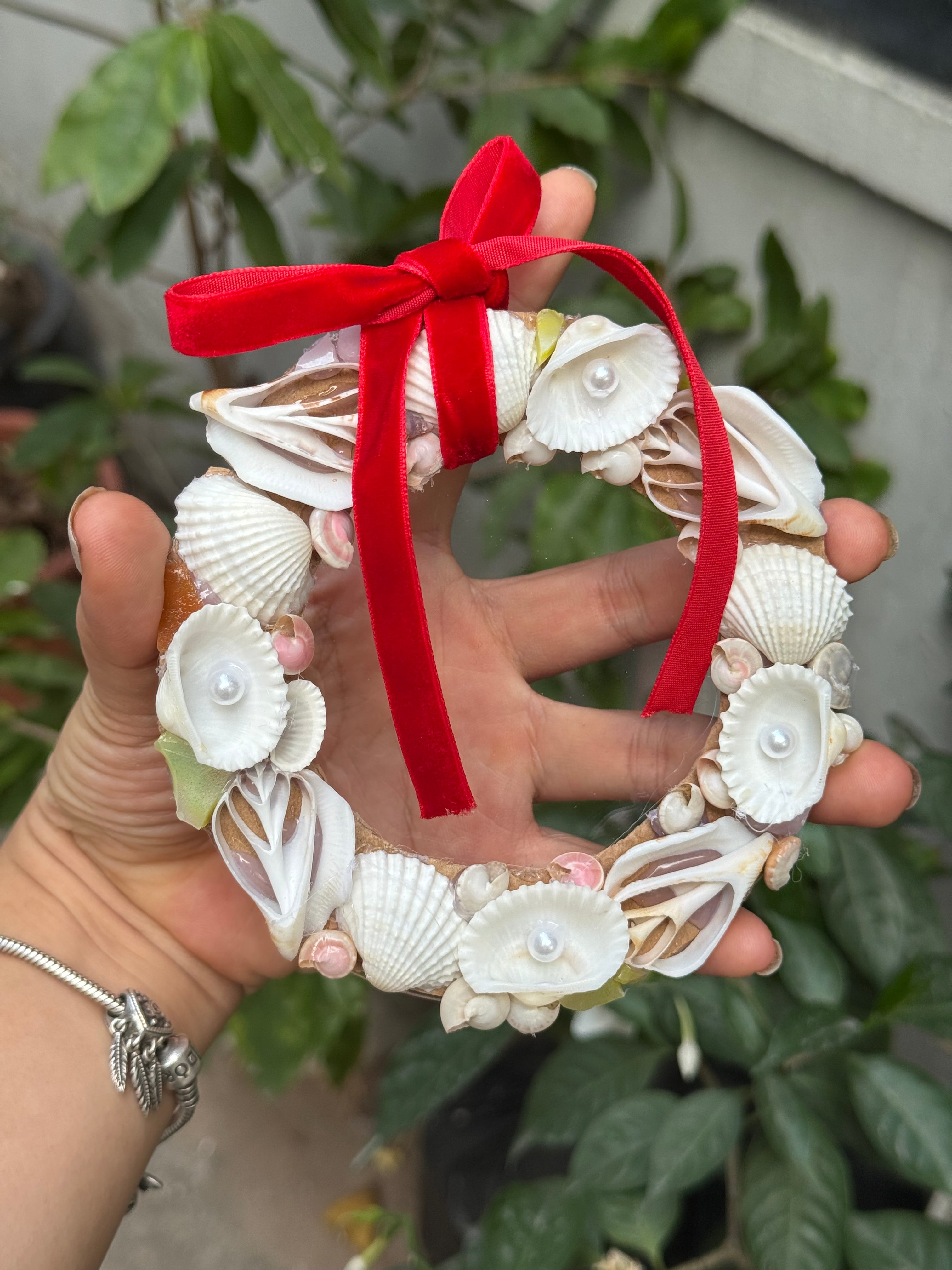 Customized Round Shell Ornament