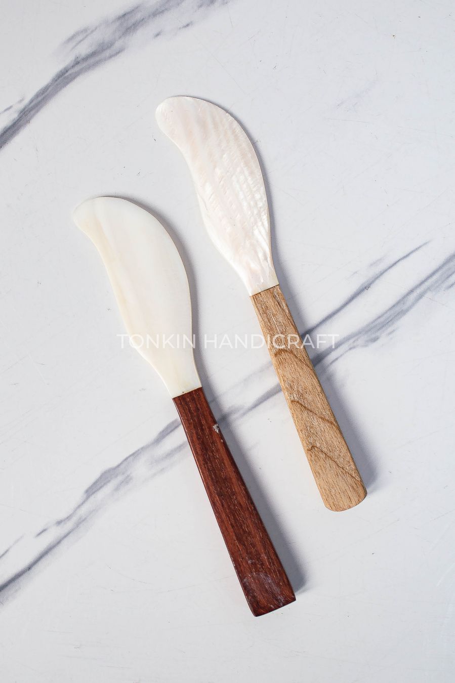 Lim Seashell Spreader with Handle