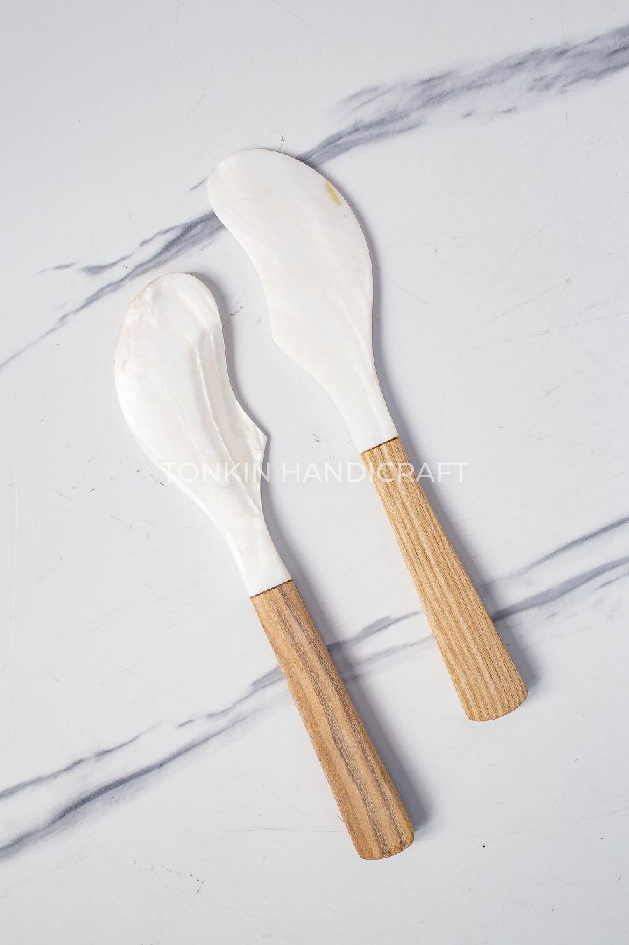 Mother of Pearl Spreader With Handle