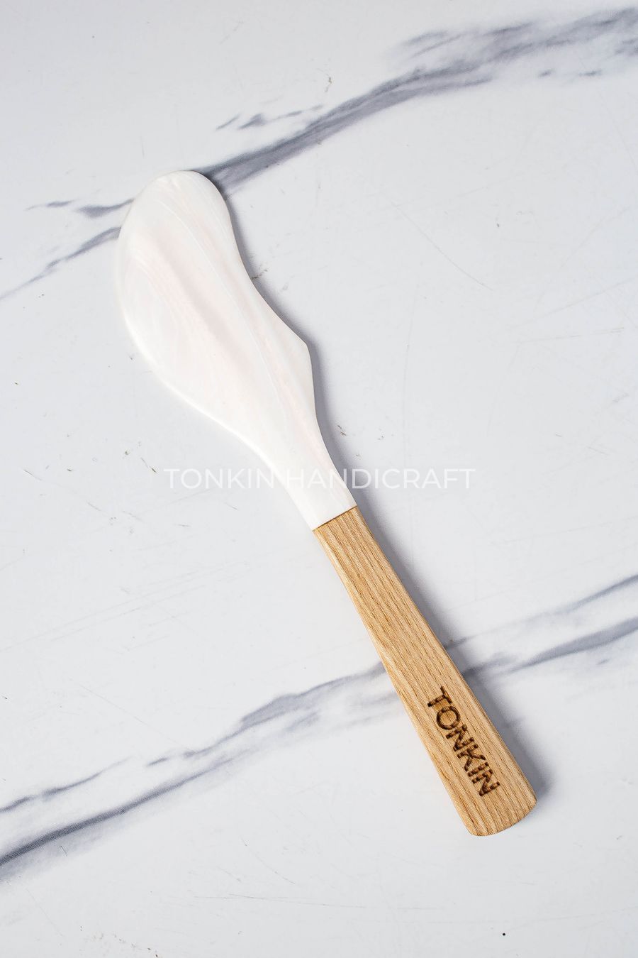 Mother of Pearl Spreader With Handle