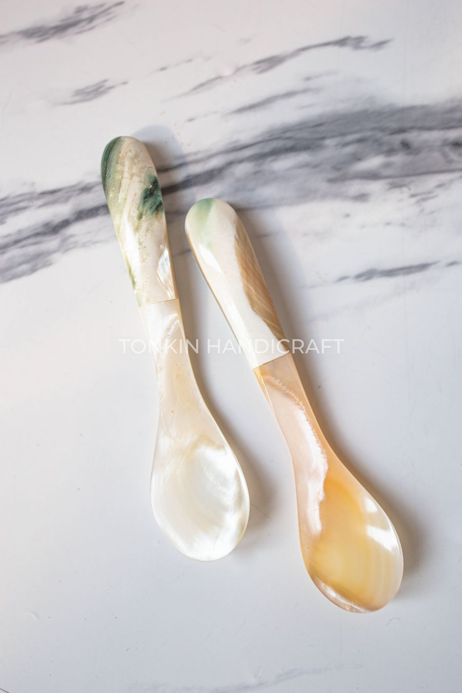 Gre Mother of Pearl Seashell Spoon