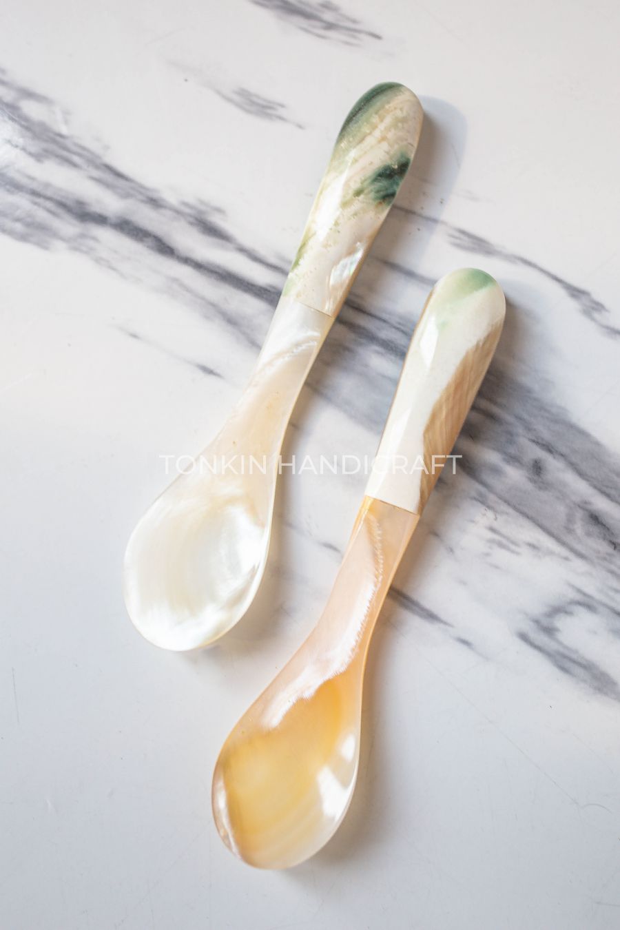 Gre Mother of Pearl Seashell Spoon