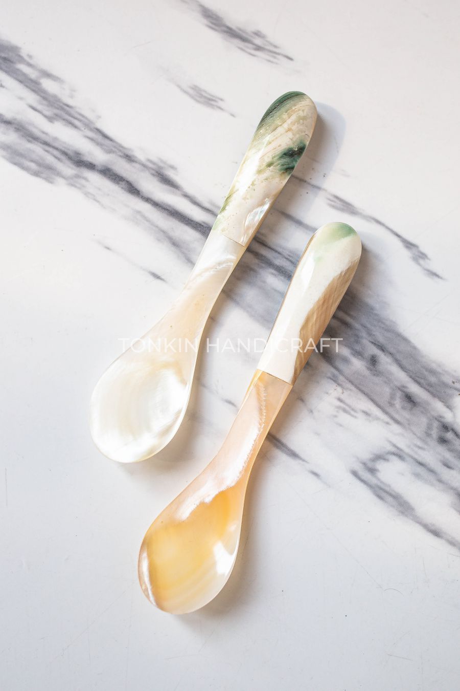 Gre Mother of Pearl Seashell Spoon