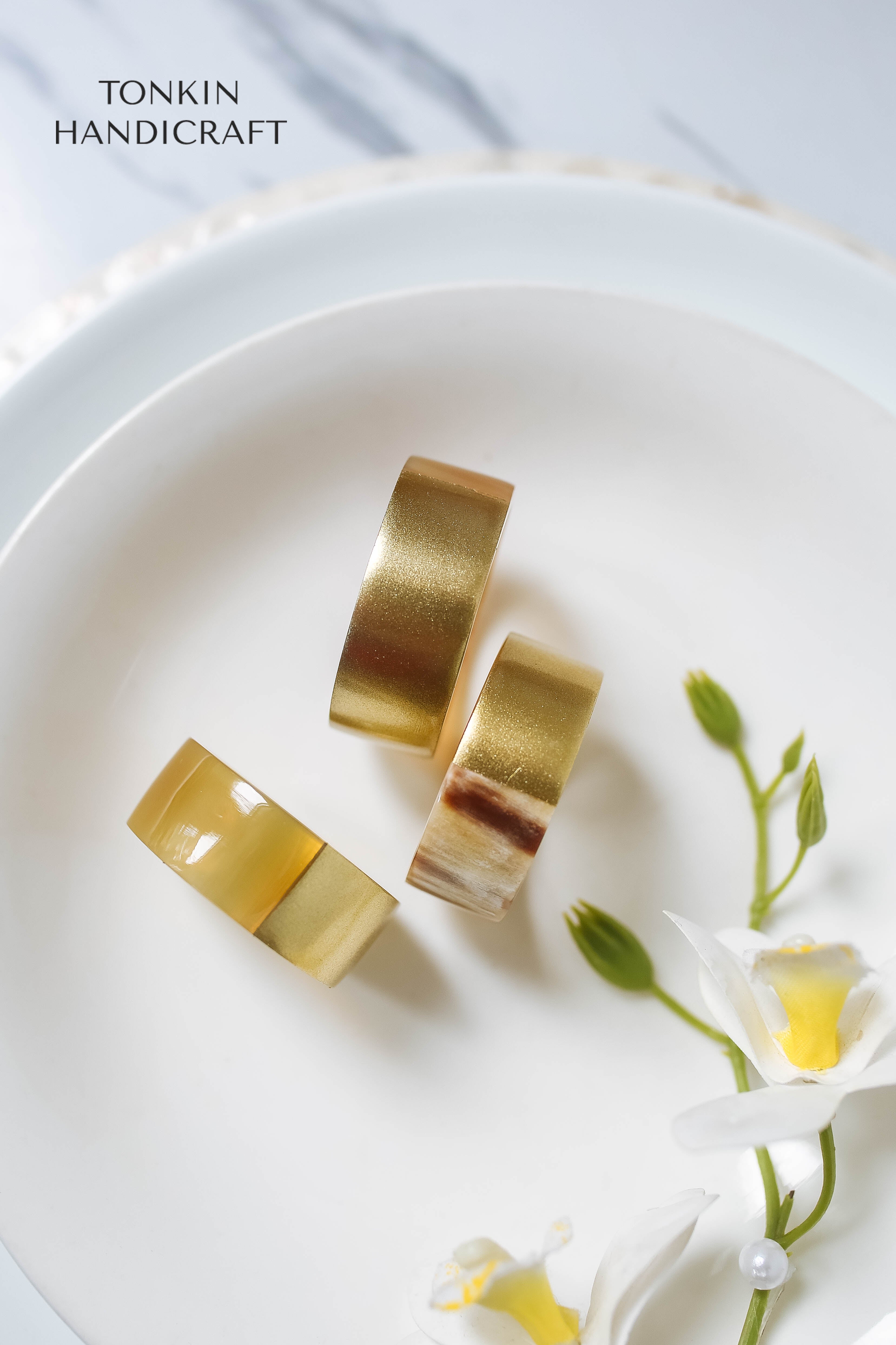 Lacquer Horn Short Napkin Ring
