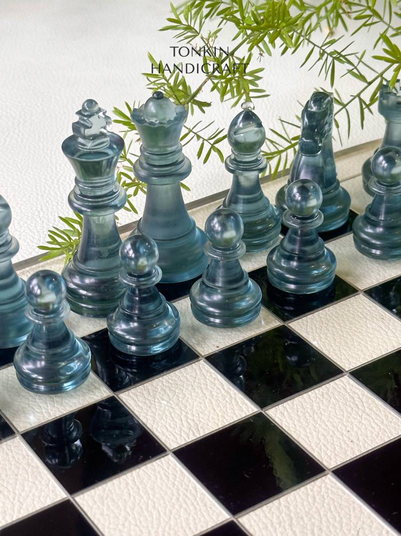 Lam Resin Chess Set