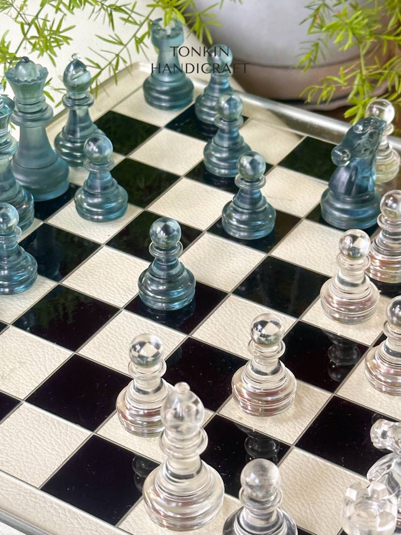 Lam Resin Chess Set