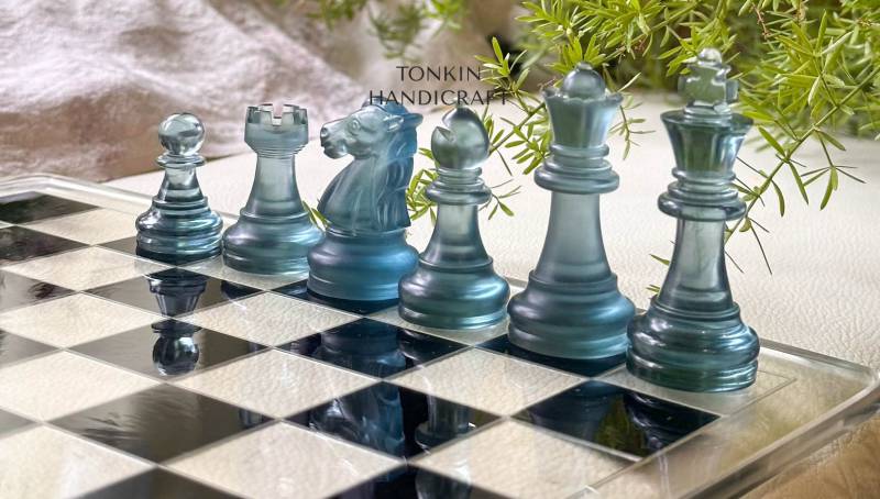 Lam Resin Chess Set