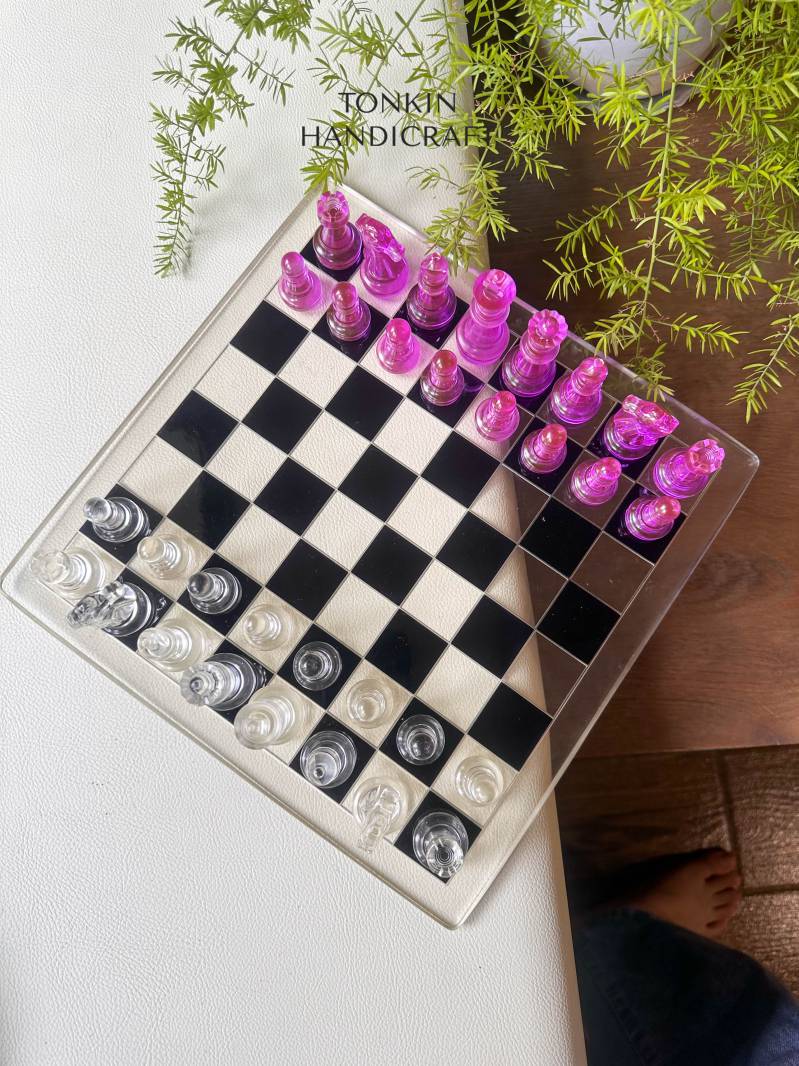 Purp Resin Chess Set