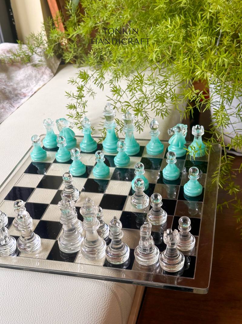 Zenn Resin Chess Set