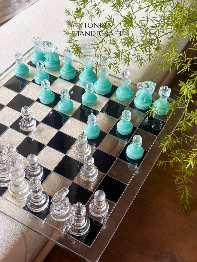 Zenn Resin Chess Set