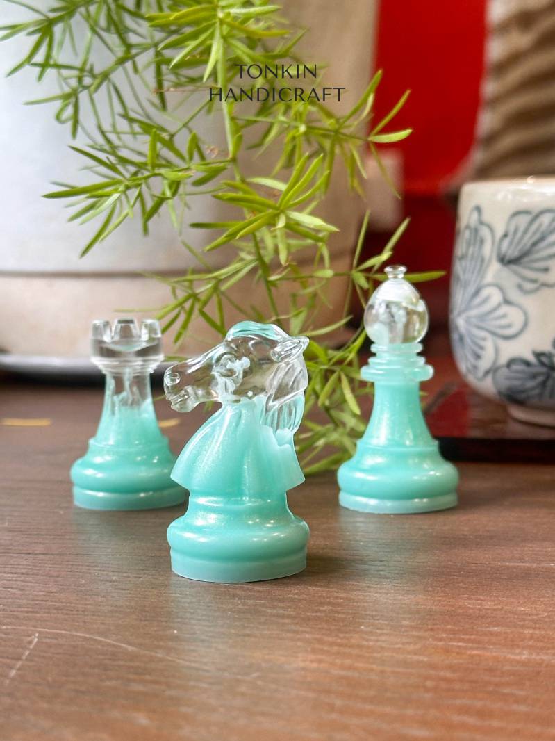 Zenn Resin Chess Set