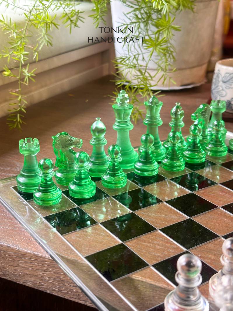 Gru Resin Chess Set