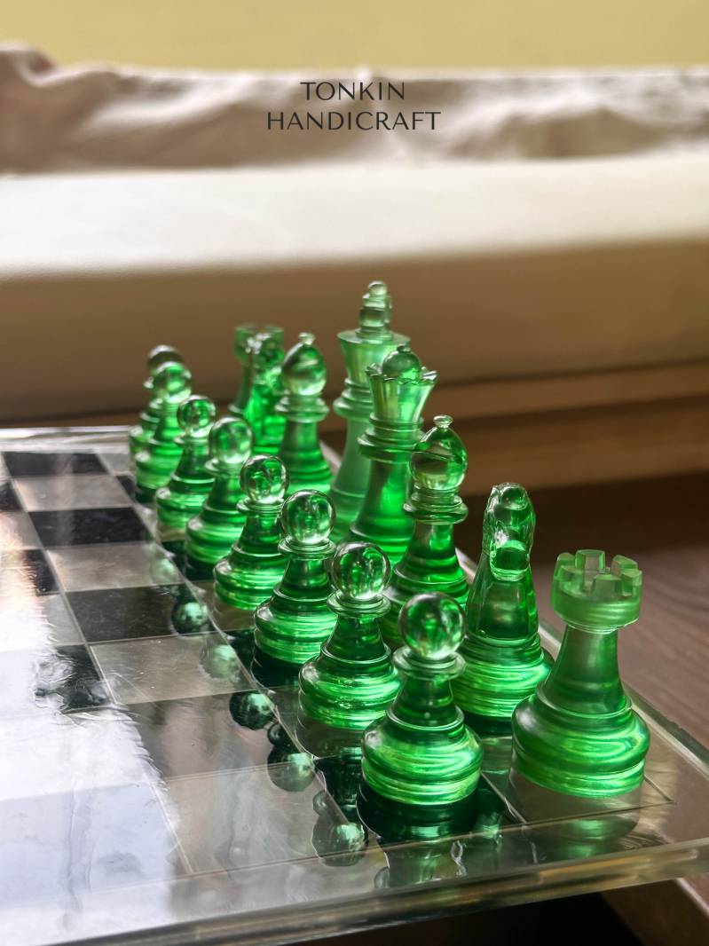 Gru Resin Chess Set