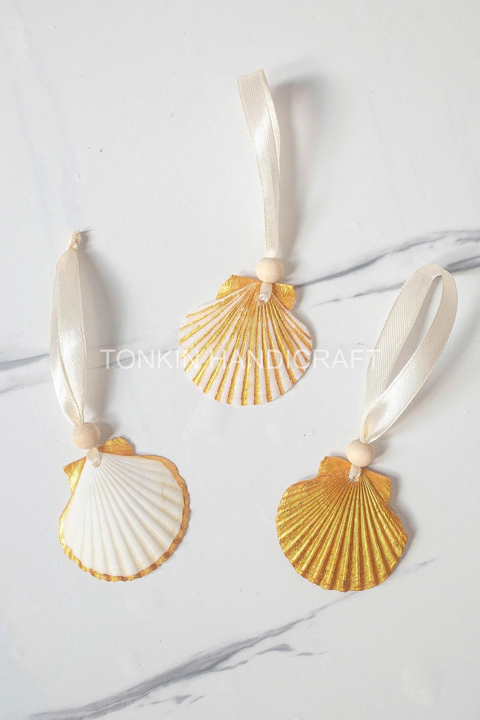 Customizable Scalloped Shell