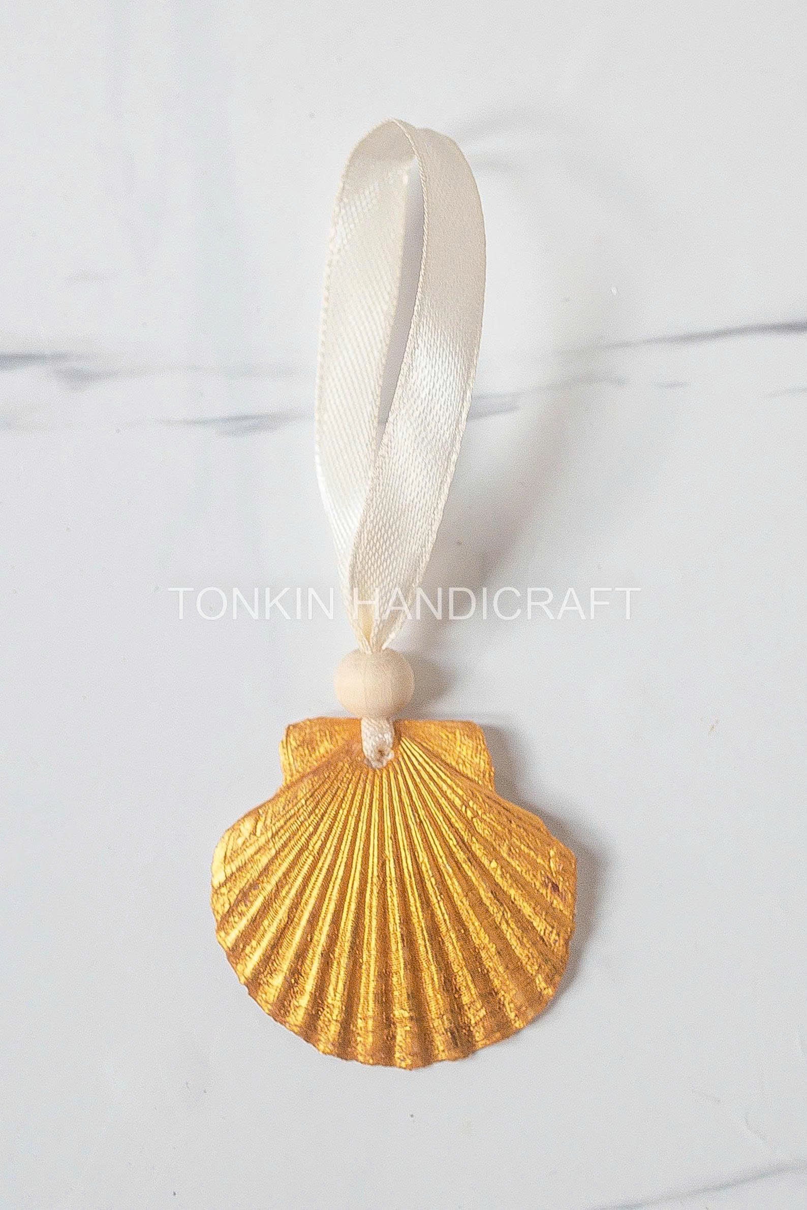 Customizable Scalloped Shell