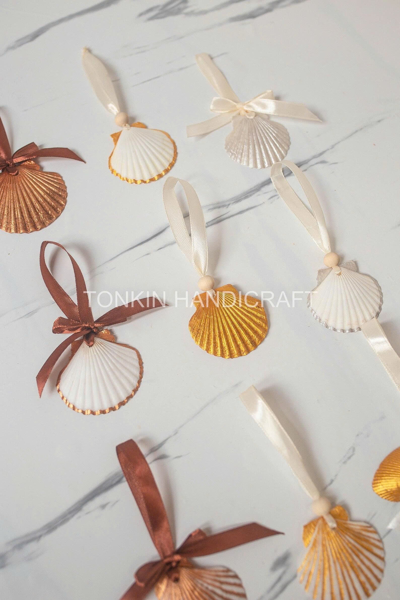 Customizable Scalloped Shell