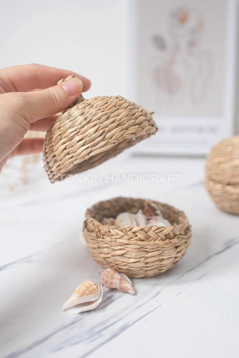 Basket With Lid - TONKIN HANDICRAFT