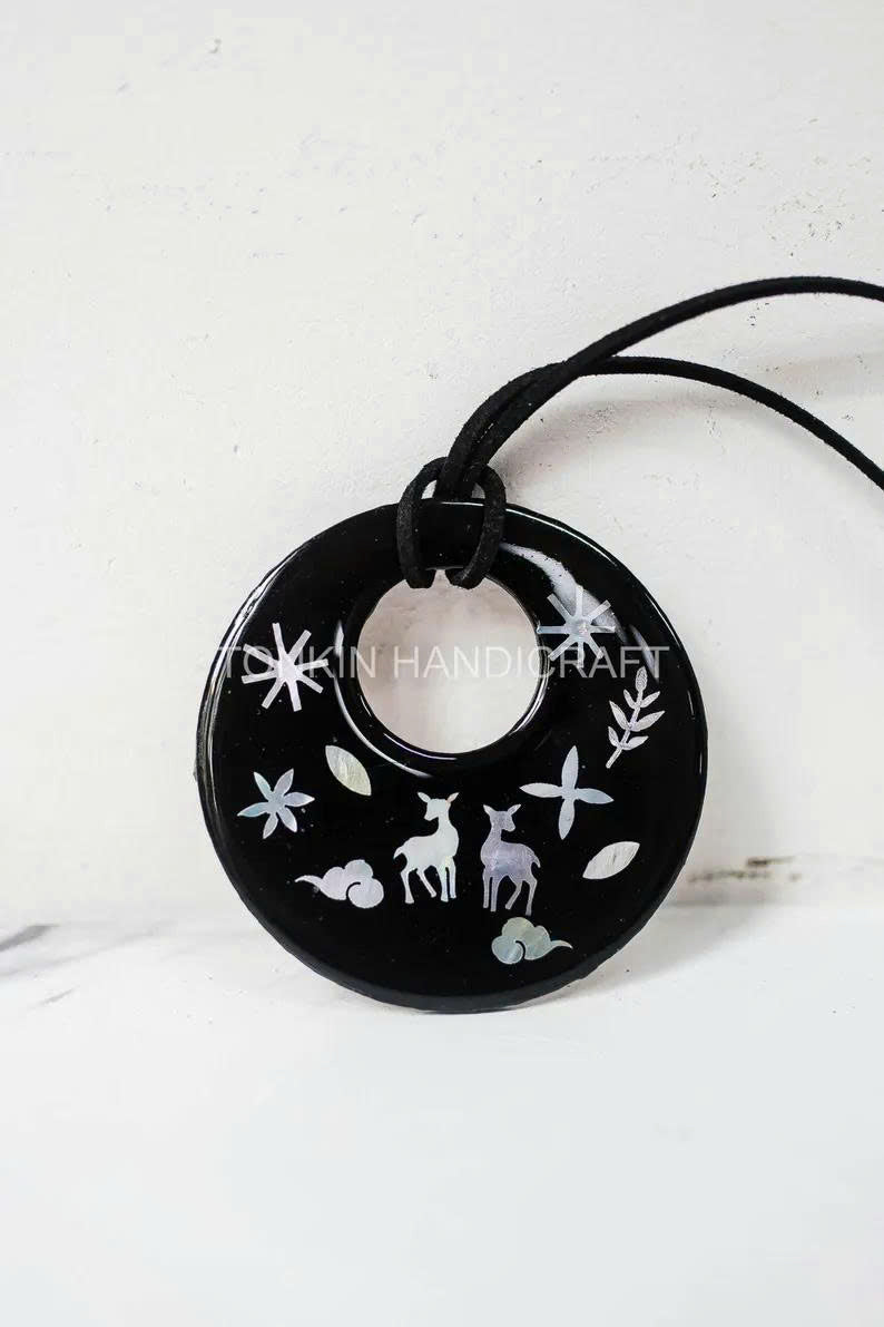 Mother of Pearl Necklace Suede Leather String 1 - TONKIN HANDICRAFT