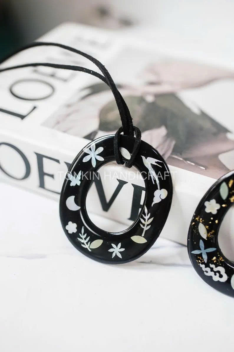 Mother of Pearl Necklace Suede Leather String 2 - TONKIN HANDICRAFT