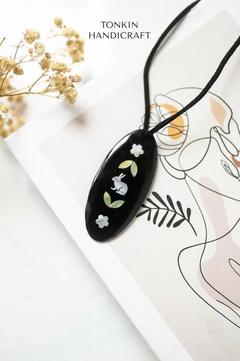 Hand-Inlaid Mother-of-Pearl Necklace - TONKIN HANDICRAFT