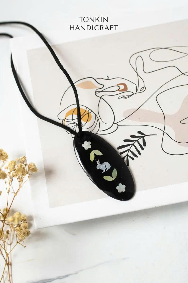 Hand-Inlaid Mother-of-Pearl Necklace - TONKIN HANDICRAFT