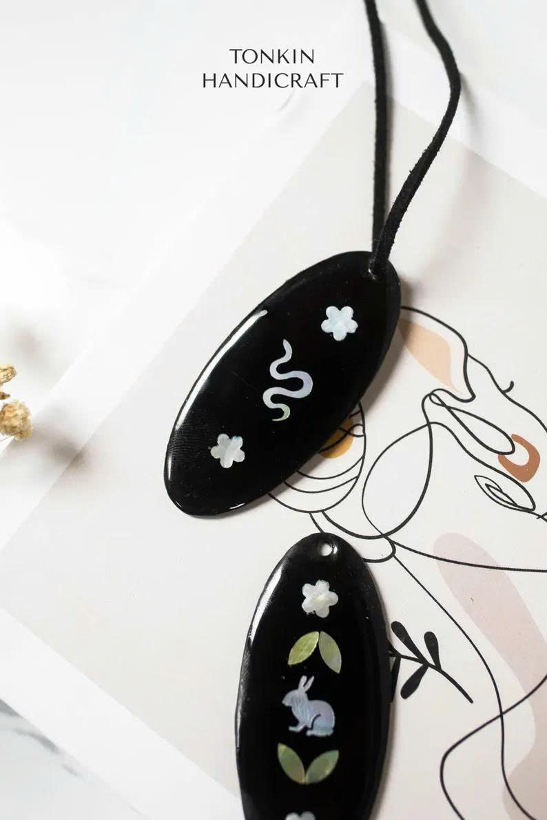 Hand-Inlaid Mother-of-Pearl Necklace 2 - TONKIN HANDICRAFT