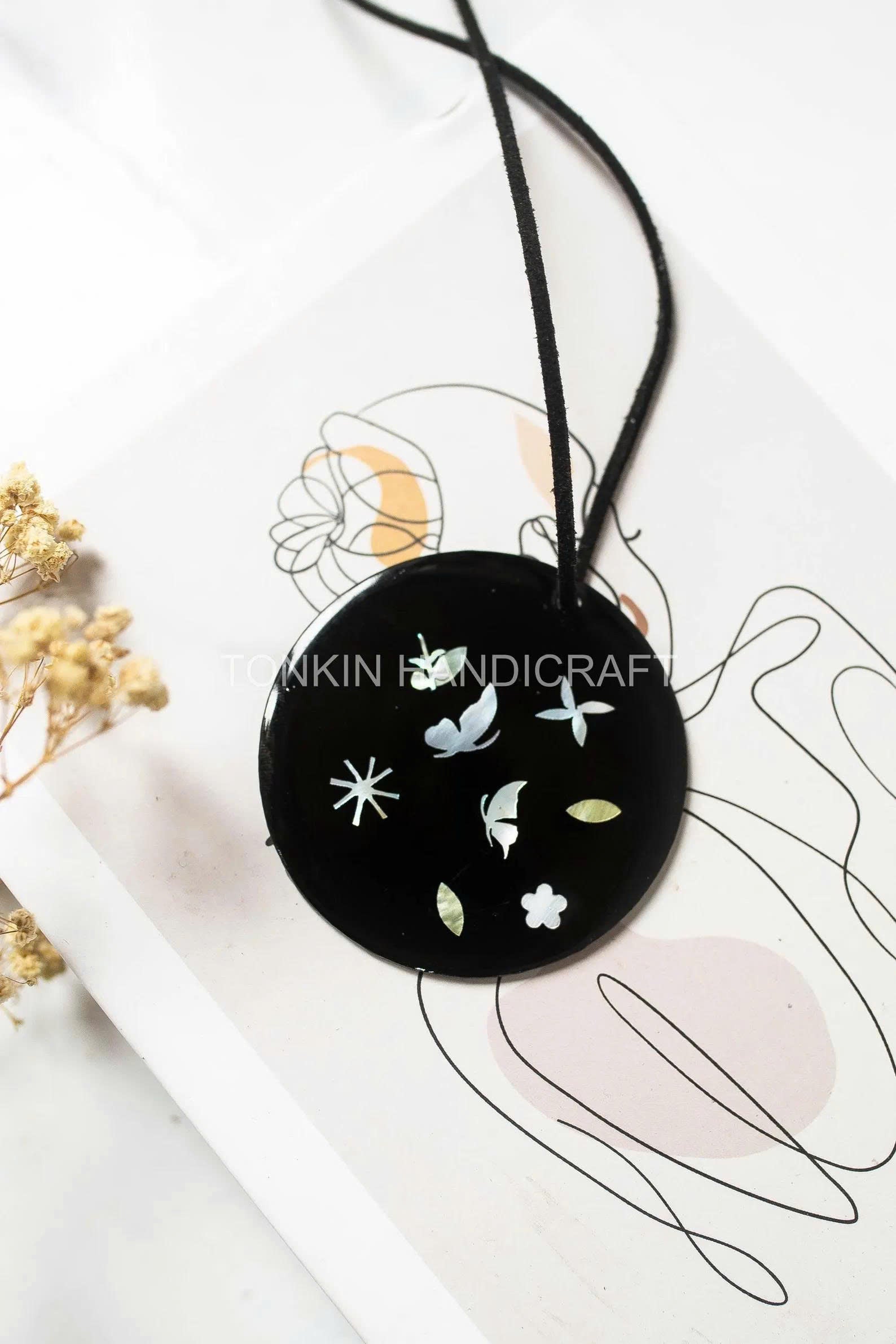 Hand-Inlaid Mother-of-Pearl Necklace 3 - TONKIN HANDICRAFT