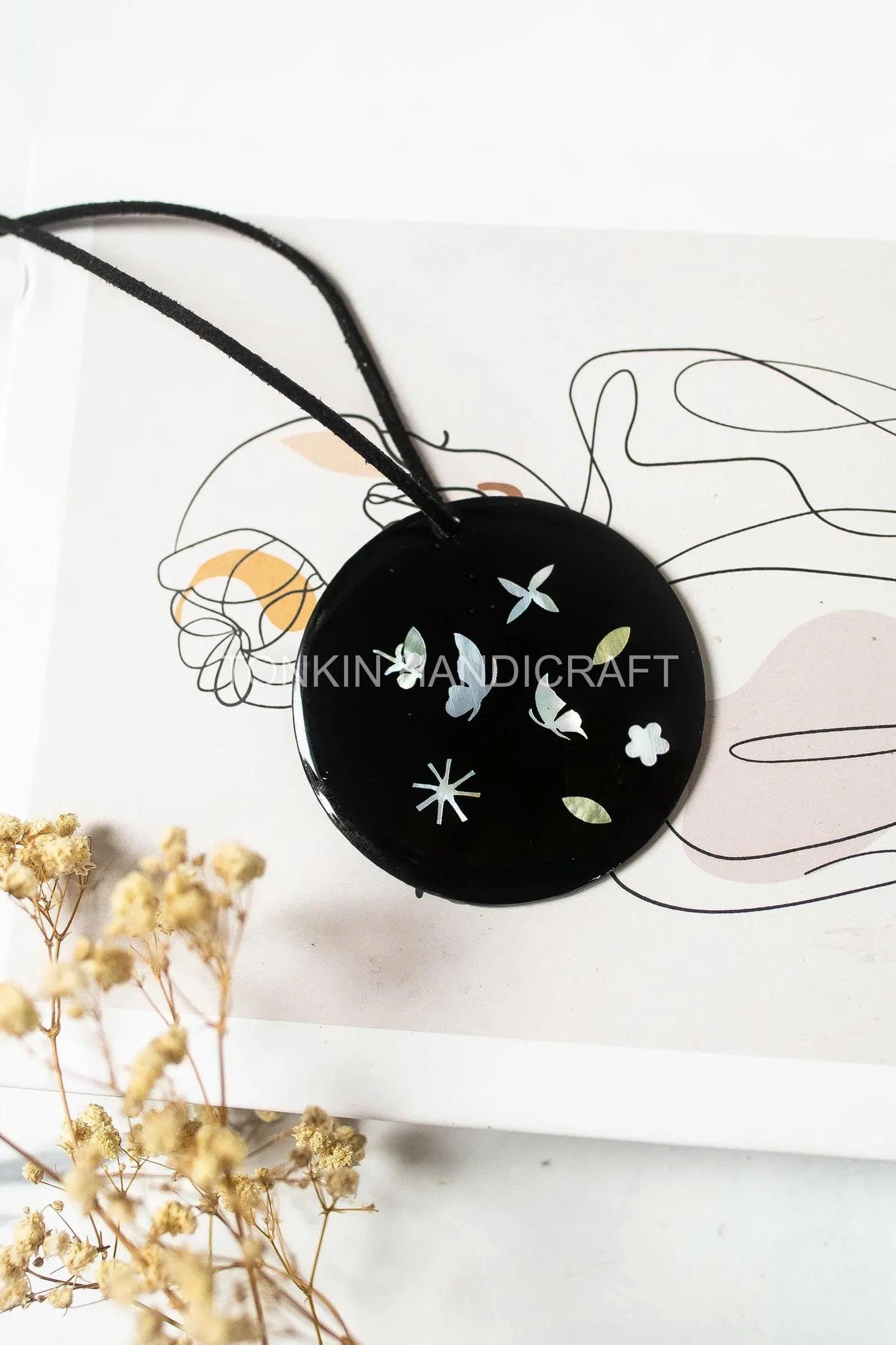 Hand-Inlaid Mother-of-Pearl Necklace 3 - TONKIN HANDICRAFT
