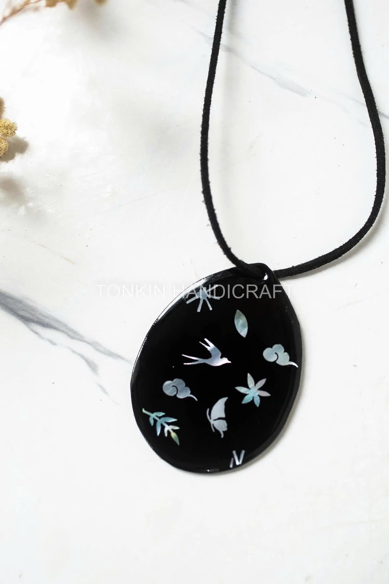 Hand-Inlaid Mother-of-Pearl Necklace 4 - TONKIN HANDICRAFT