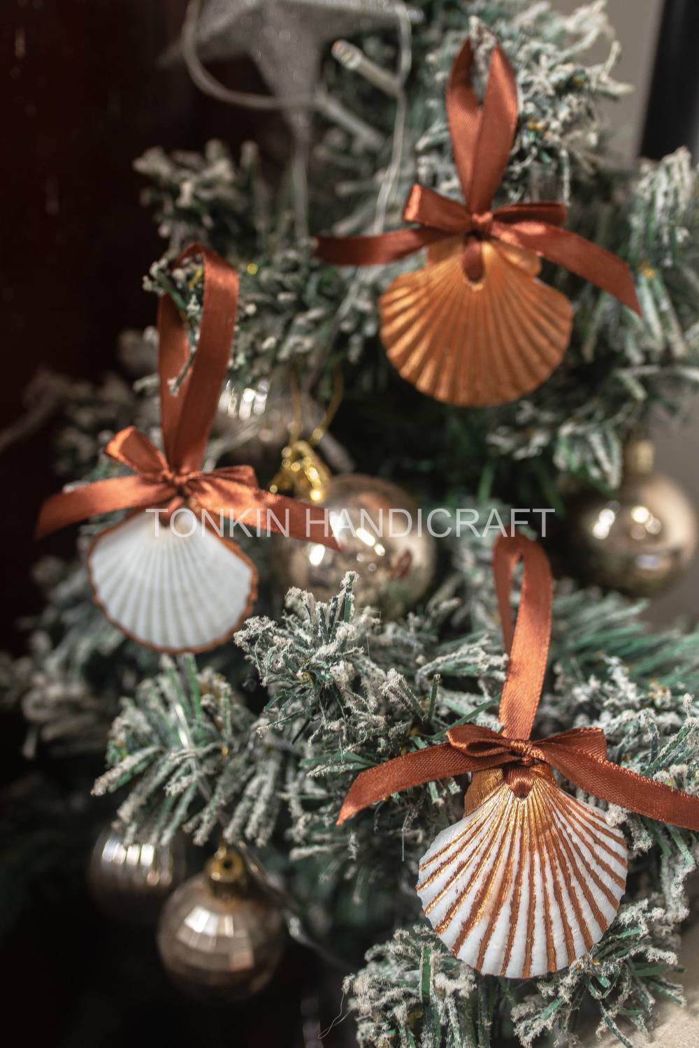 Customizable Scalloped Shell Ornament
