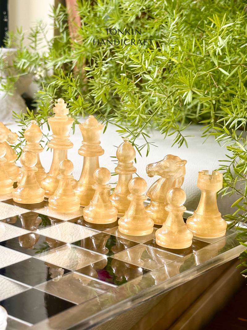 Yell Resin Chess Set