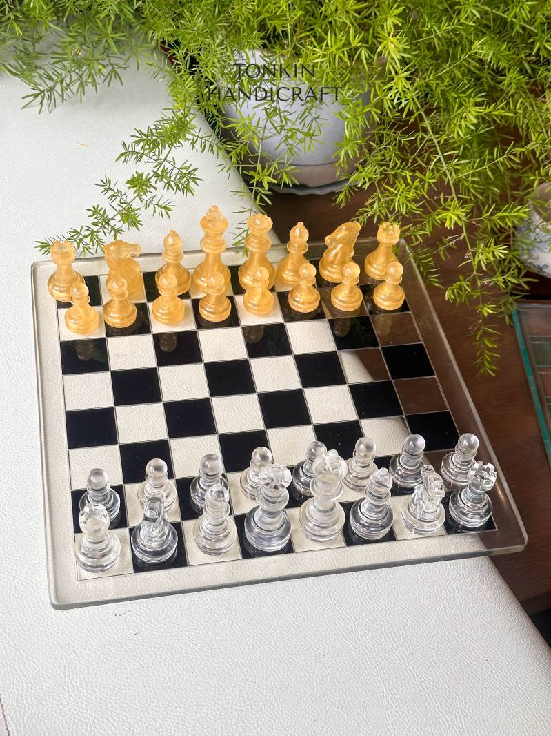 Yell Resin Chess Set