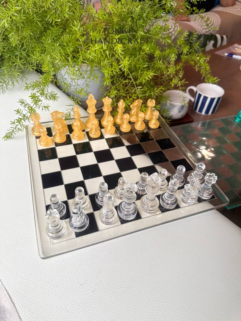 Yell Resin Chess Set