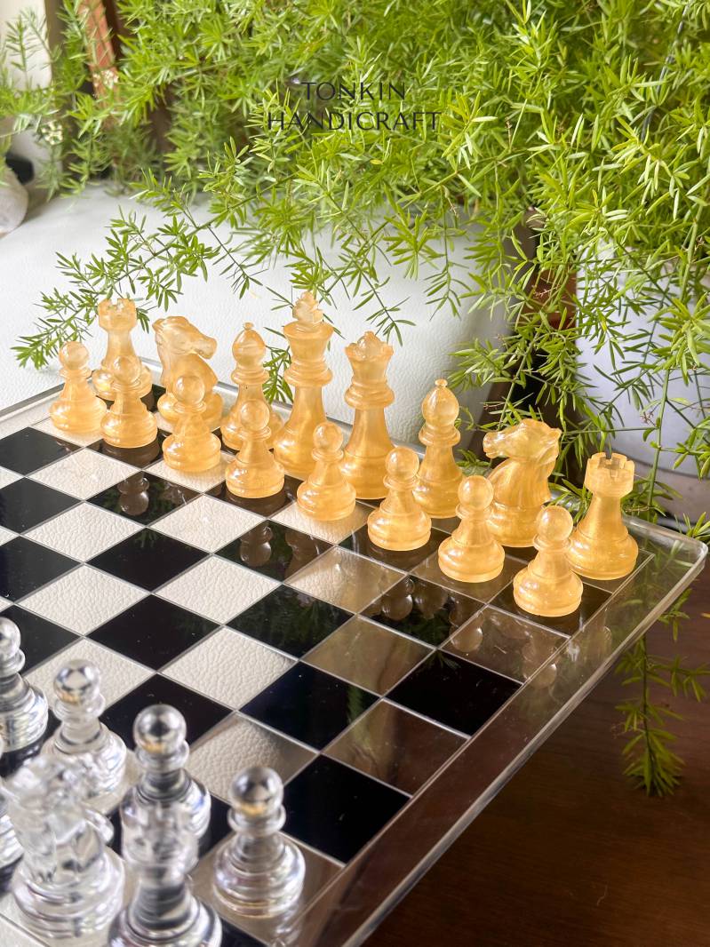 Yell Resin Chess Set