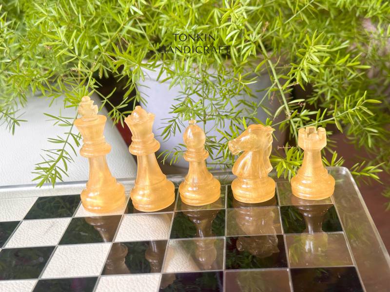 Yell Resin Chess Set