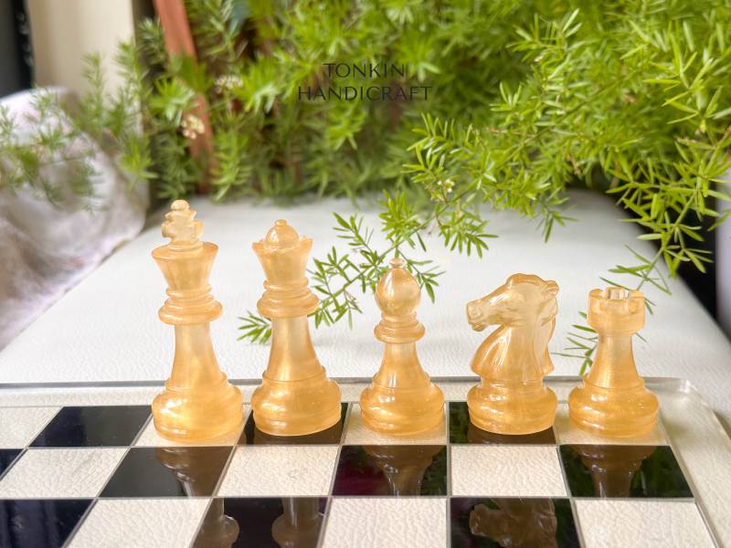 Yell Resin Chess Set