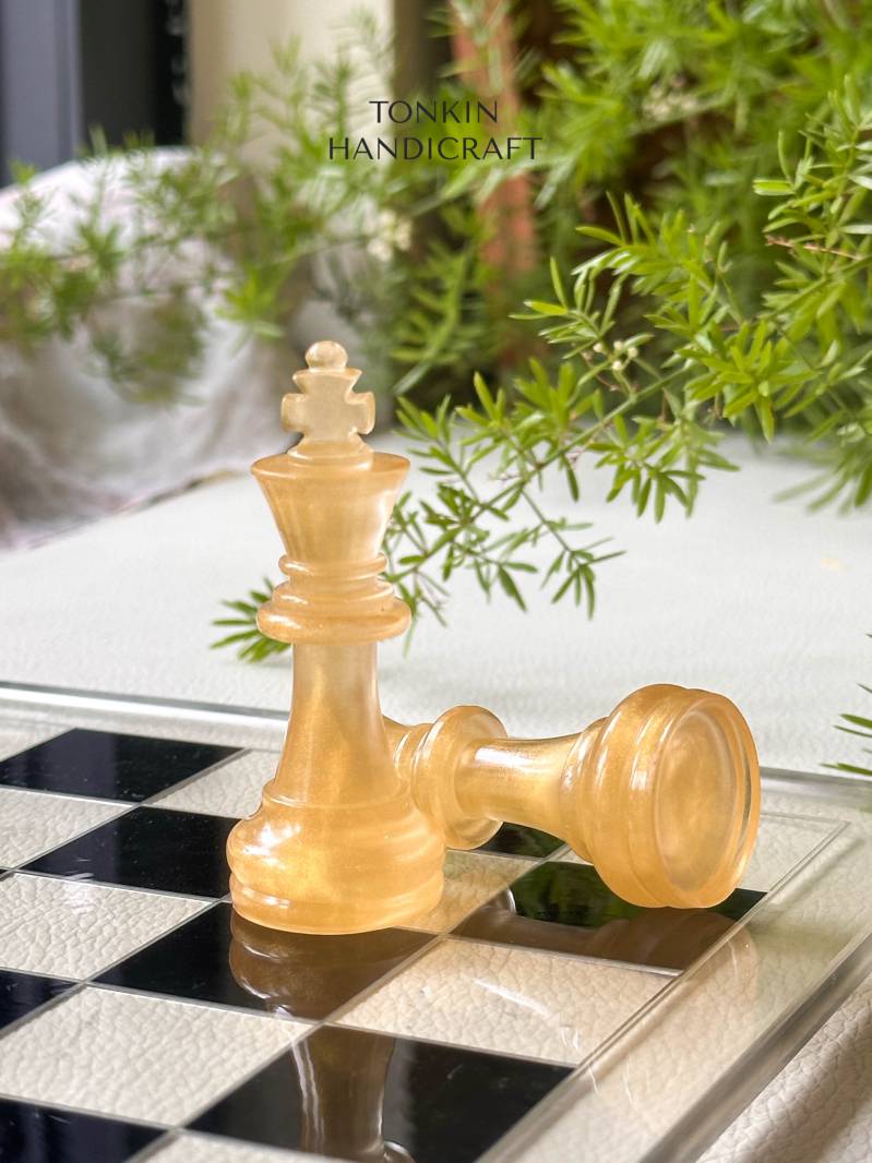 Yell Resin Chess Set