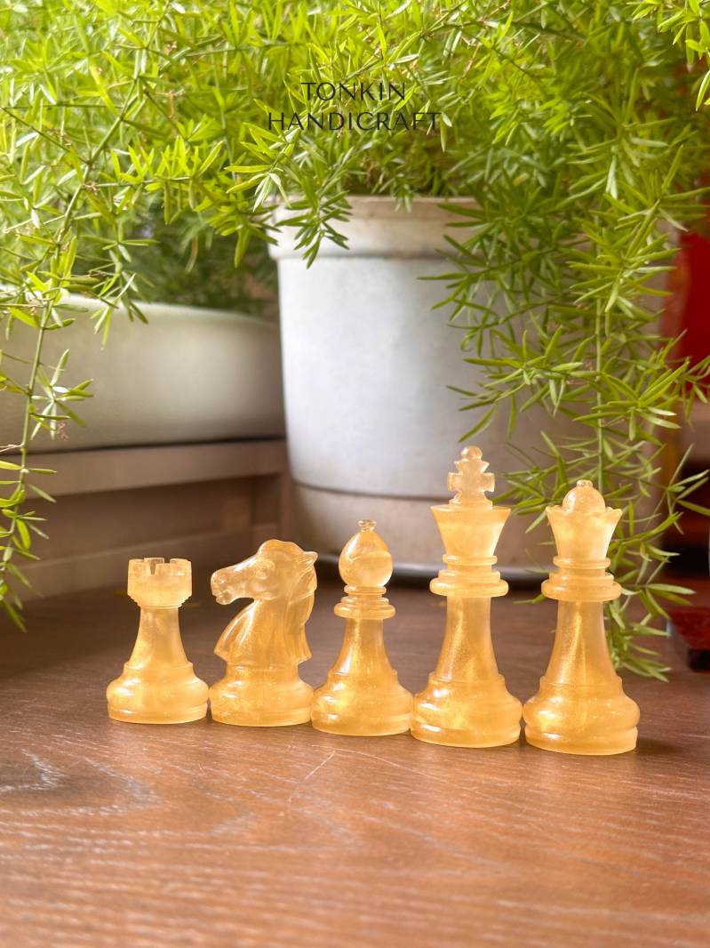 Yell Resin Chess Set