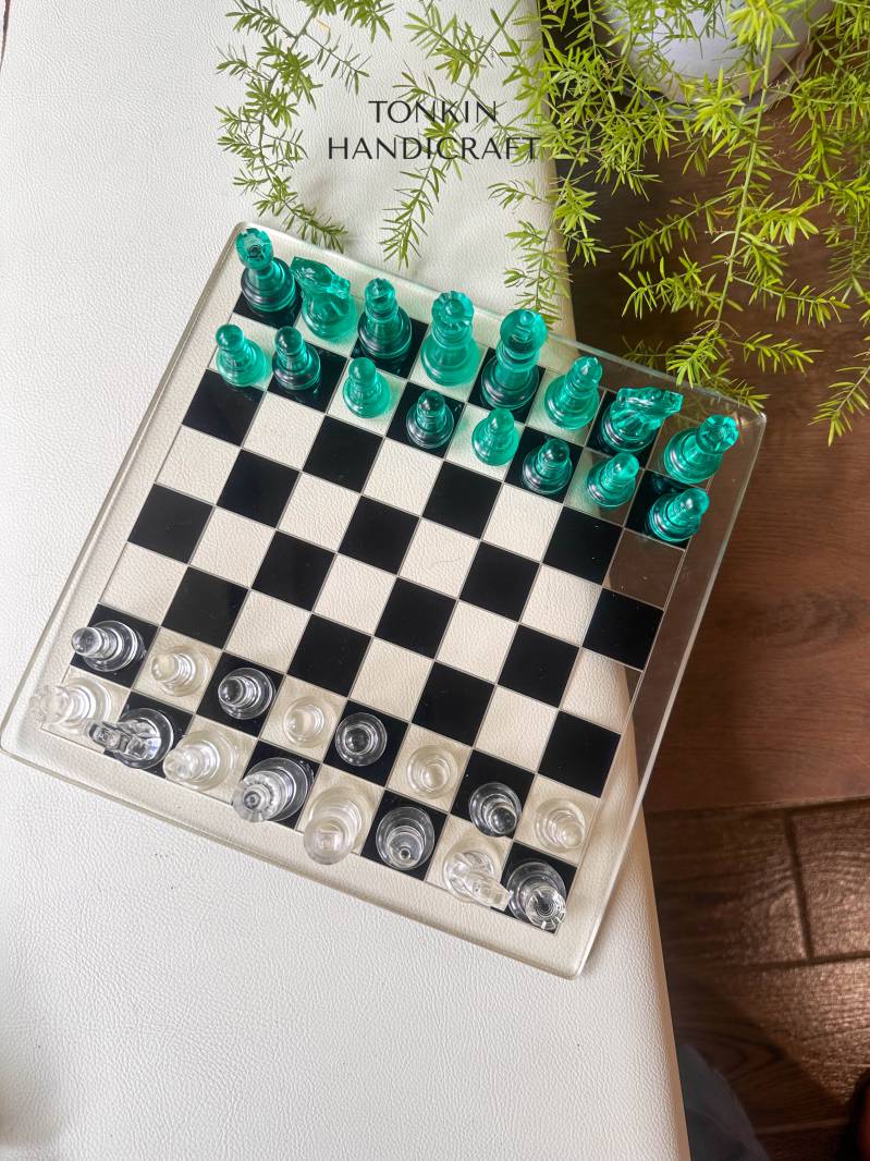 Yumo Resin Chess Set