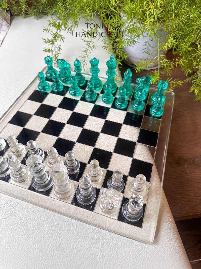 Yumo Resin Chess Set