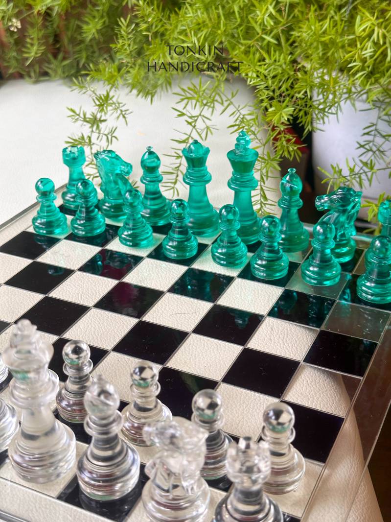 Yumo Resin Chess Set