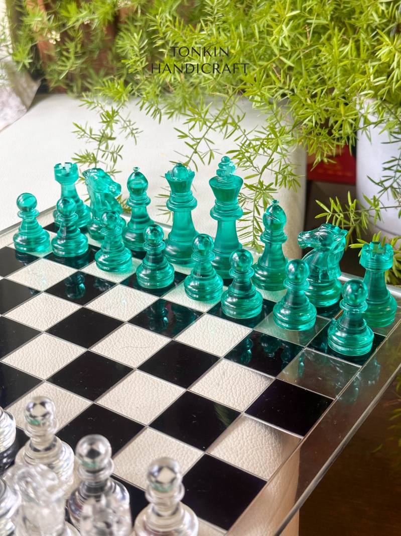 Yumo Resin Chess Set