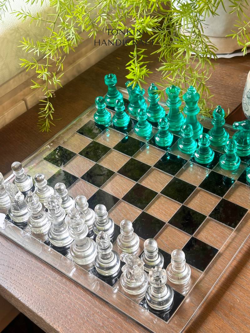 Yumo Resin Chess Set