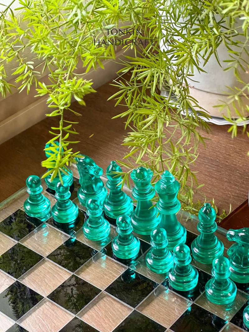 Yumo Resin Chess Set