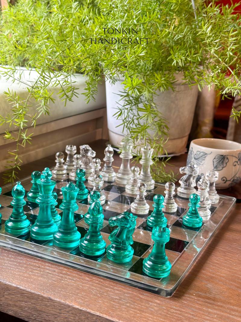 Yumo Resin Chess Set