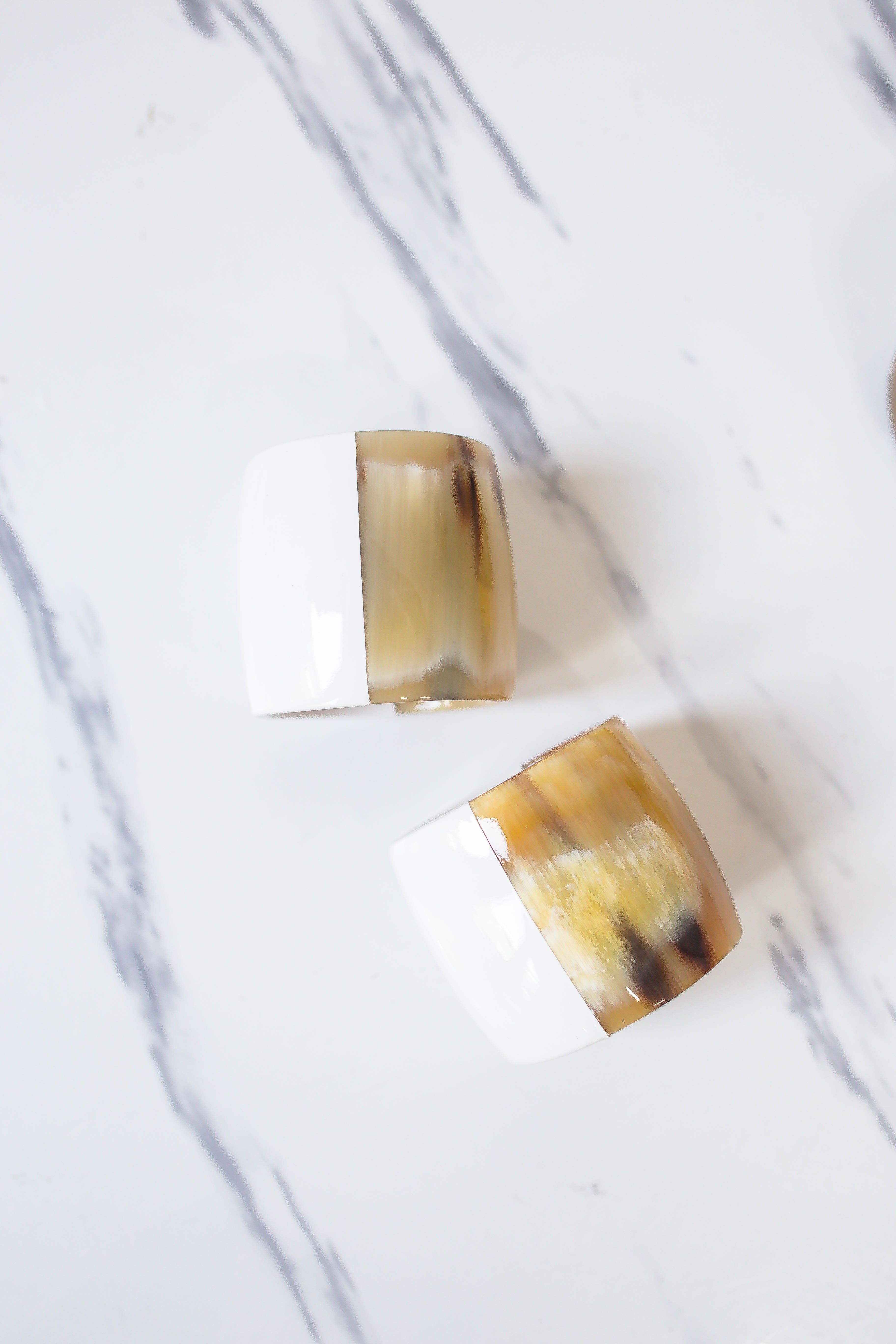 Lacquer Horn Long Napkin Ring