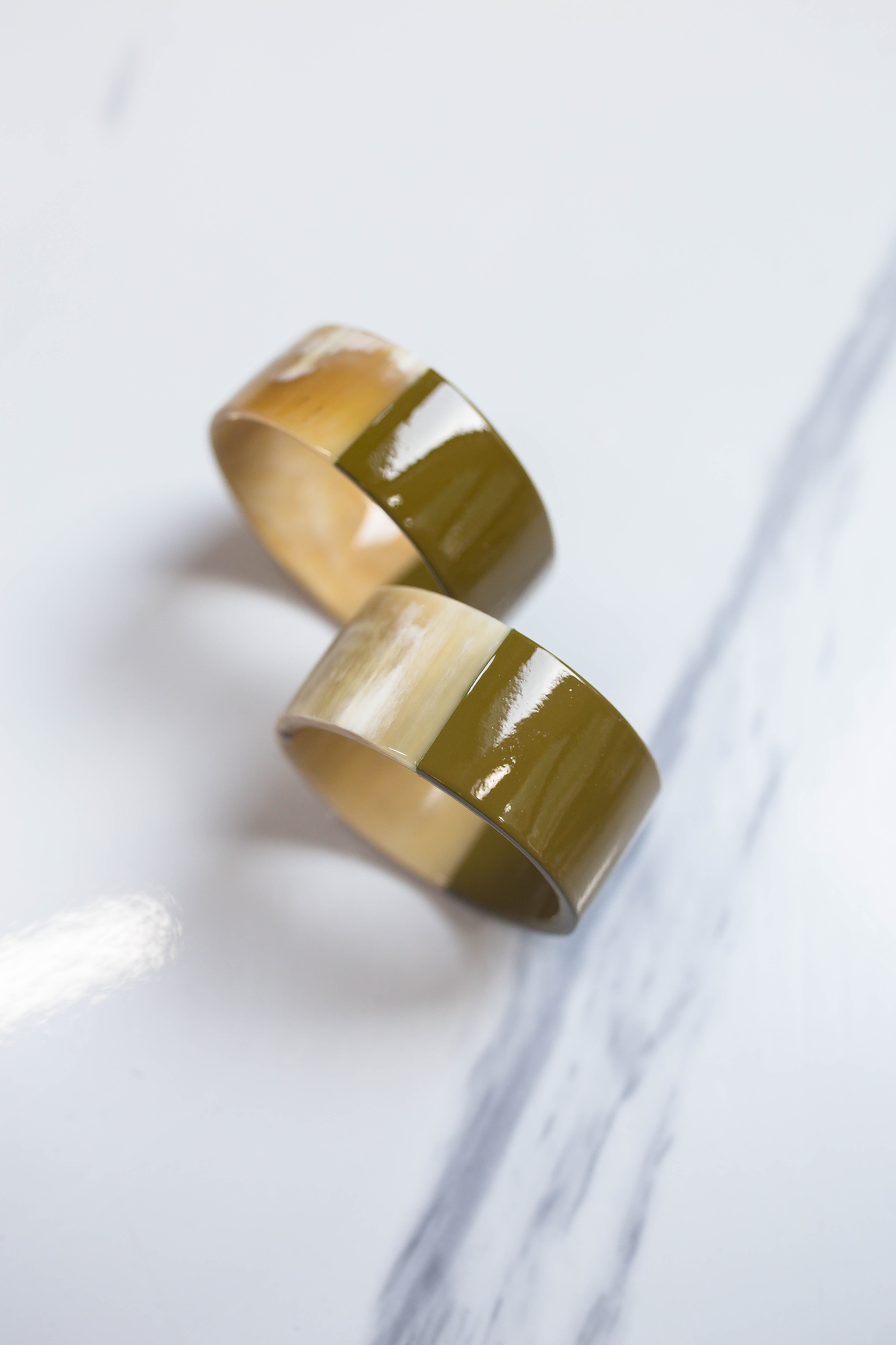 Lacquer Horn Short Napkin Ring