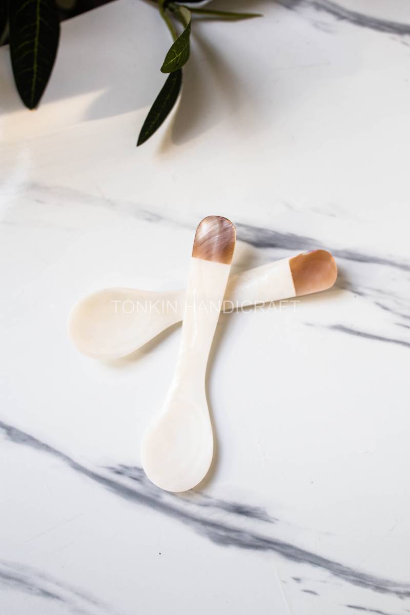 Beo Personalized Mother of Pearl Caviar Spoon 03