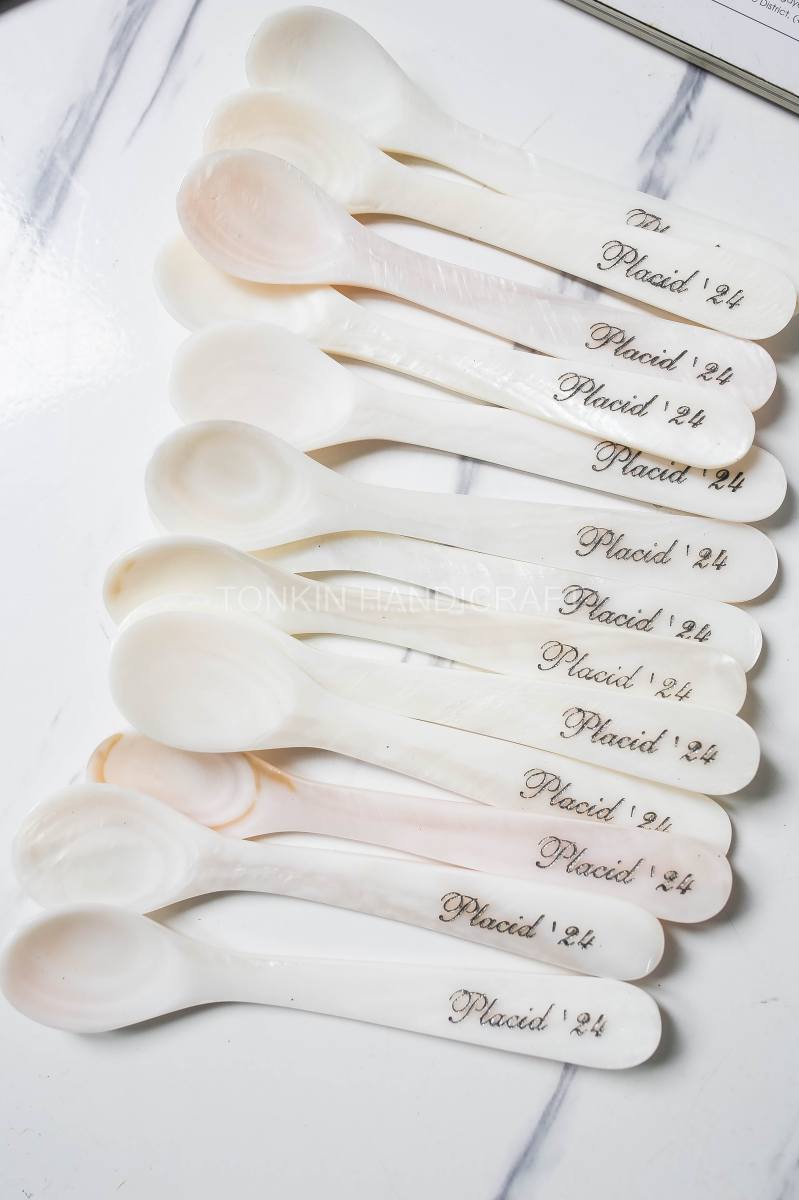 Wholesale Personalized Mother of Pearl Caviar Spoon